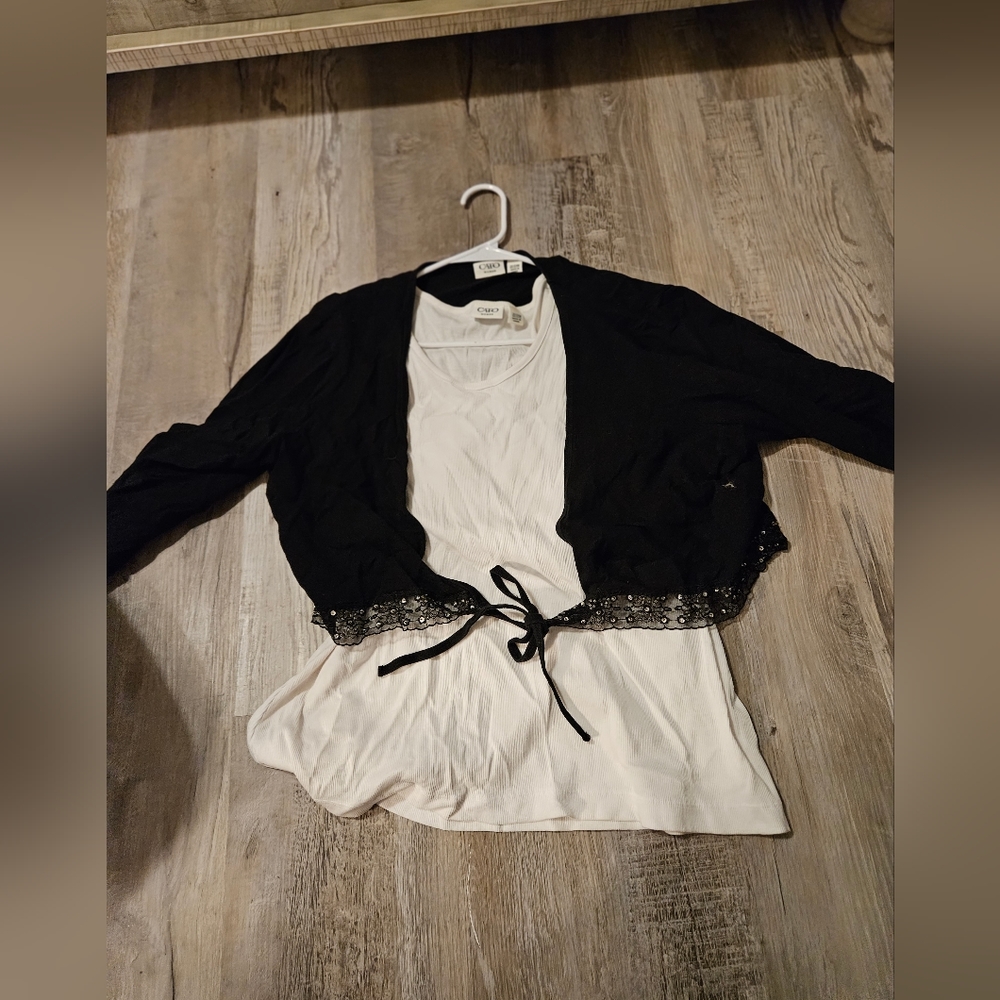Plus 2 piece top set. Black jacket/lace sparkle trim with white tank Size 22/24W